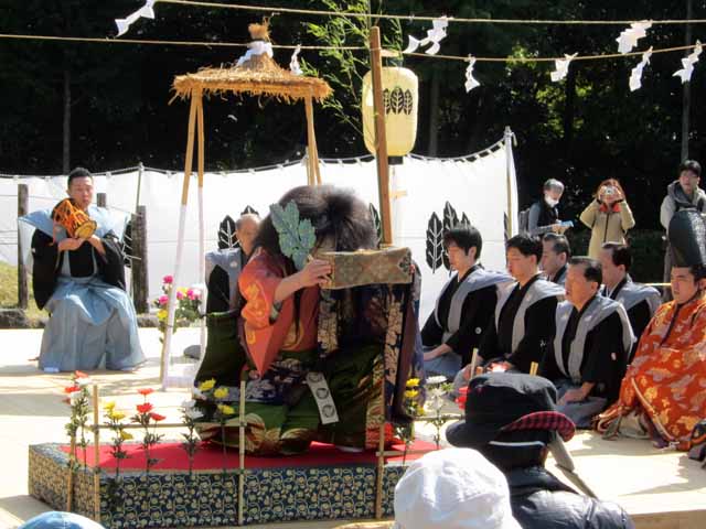 大神神社　後宴能_e0078706_1652751.jpg