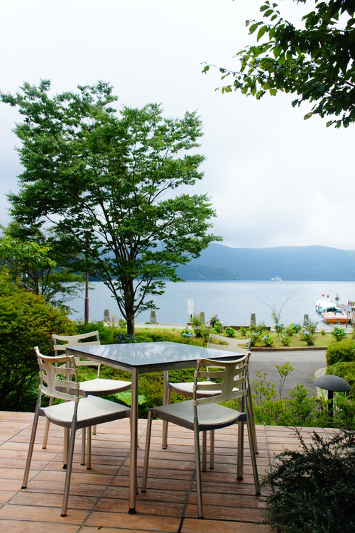 芦ノ湖畔でテラスランチ_f0215714_1624318.jpg