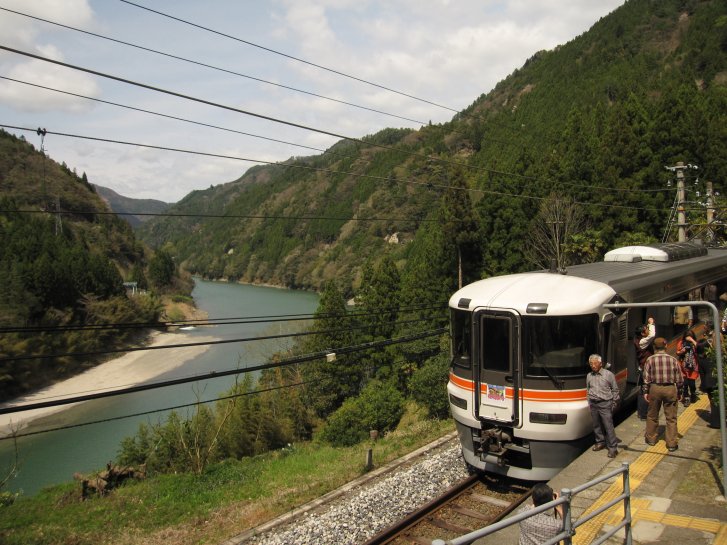 飯田線編(5)：中井侍駅・為栗駅(12.4)_c0051620_616459.jpg