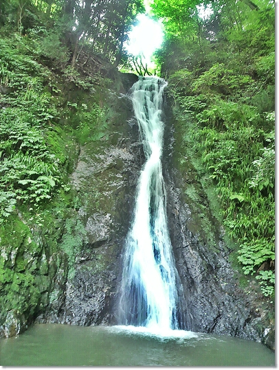 岡山 津山 横野滝の もみじ亭 の流しそうめん ぽちのプチ日記 岡山 津山 横野滝の もみじ亭 の流しそうめん ぽちのプチ日記