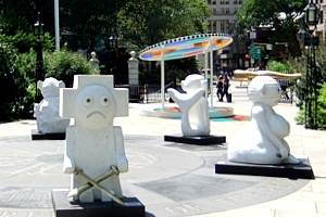 NYでユニークなパブリック・アート展、Lightness of Being開催中_b0007805_136589.jpg