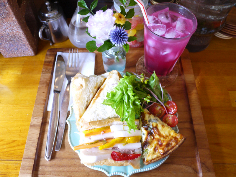 キッシュプレート 梅しそジュース フルーツタルト 茅ヶ崎 Cafe Pipipi カフェ ピピピ ぶらり湘南 キッシュプレート 梅しそジュース フルーツタルト 茅ヶ崎 Cafe Pipipi カフェ ピピピ ぶらり湘南