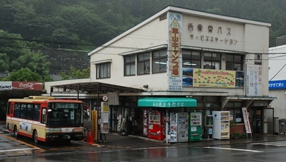 西東京バスのレインボー 2題_e0030537_1464398.jpg