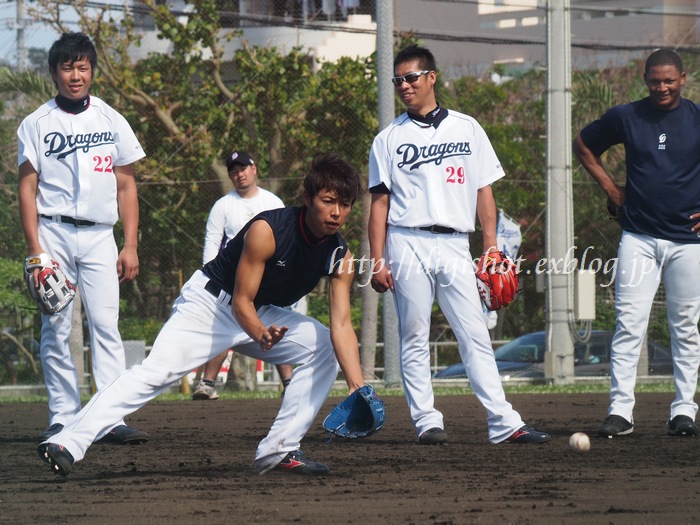 浅尾拓也投手フォト＠北谷キャンプ_e0222575_1338968.jpg