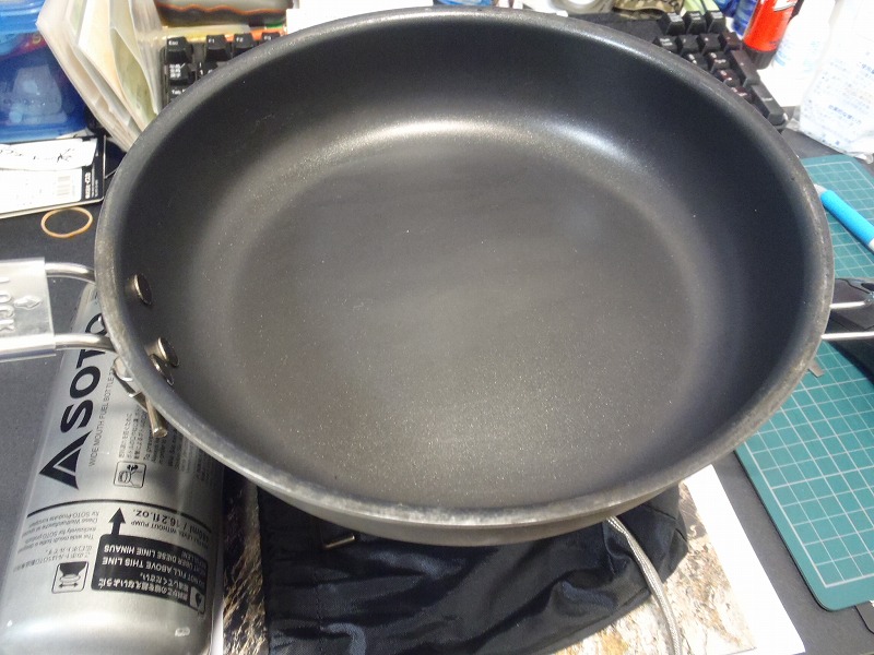 『SOTO MUKA』ストーブで、えれぇこった!_c0147398_152784.jpg