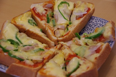 食パンピザ 酒とカメラと畑とパスタ 食パンピザ 酒とカメラと畑とパスタ