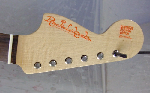 武田さんオーダーの「Gibfendrix Custom #006」を着色。_e0053731_16292641.jpg