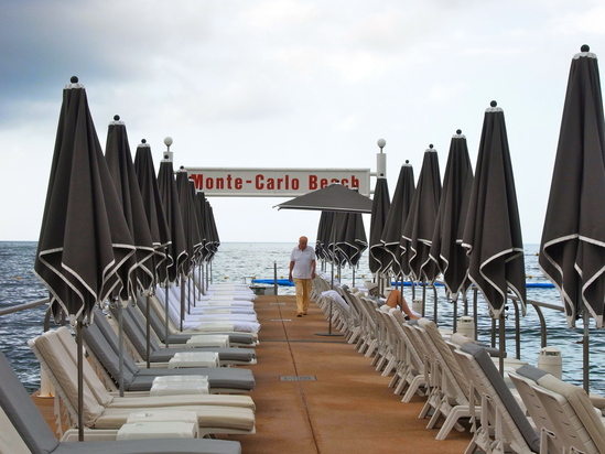 Monte-Carto Beach Club - モナコのプライベートビーチ_a0231632_13275484.jpg