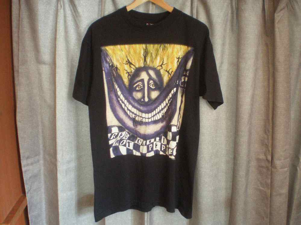 RED HOT CHILI PEPPERSの1994年TOUR・Tシャツ : Questionable＆MCCC