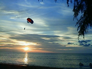 ビーチのサンセット Sunset at a beach_f0018790_20483923.jpg