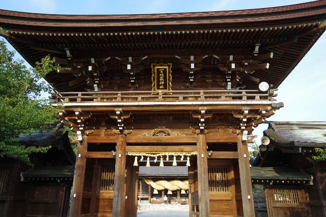 【宮地嶽神社】 その1 楼門、拝殿、本殿、境内_c0011649_72269.jpg