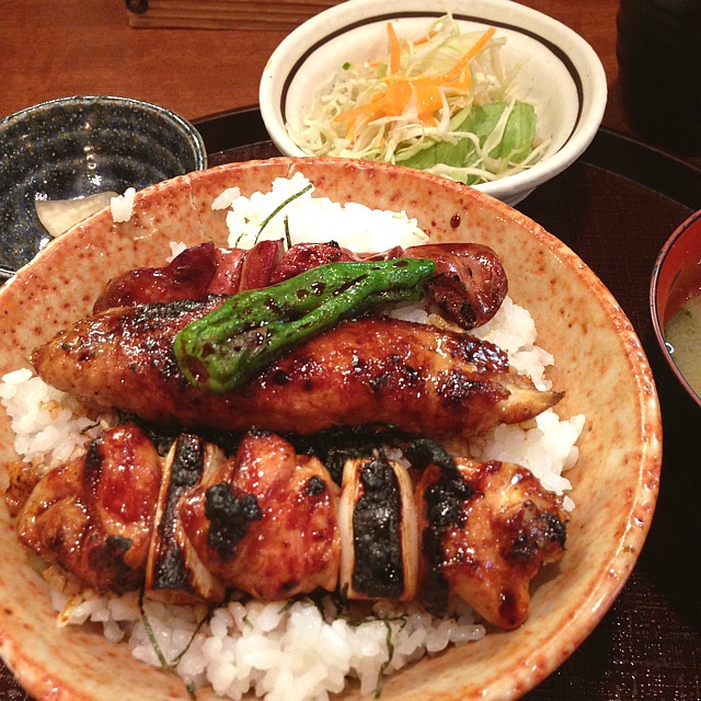 福はら@神田にて焼とり丼ランチ〜_a0004752_23165284.jpg