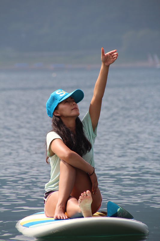 ◆田中律子さん指導・SUPヨガ ~COOL SUMMER 2013 at 西湖キャンプビレッジ「ノーム」_b0008655_17405328.jpg