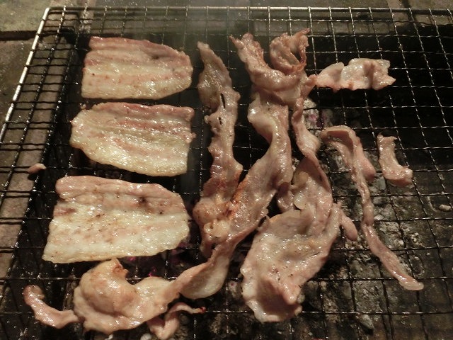 これは絶品! バーベキューで「とうもろこしの蒸し焼き」_f0141310_7213978.jpg