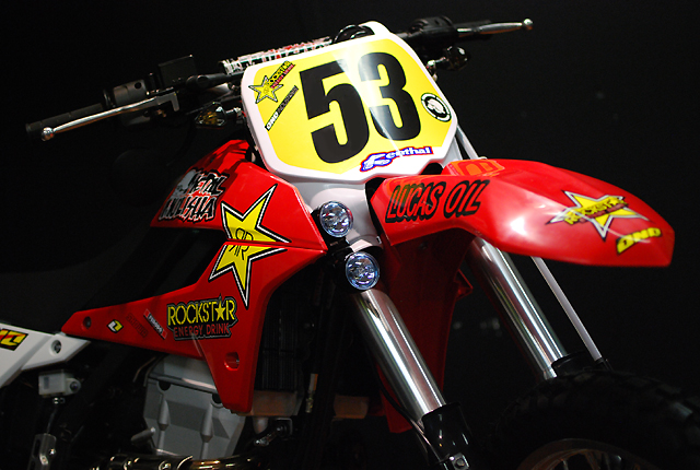 ＫＬＸ250/Ｄ-ＴＲＡＣＫＥＲ・Ｘ　ＬＩＧＨＴＮＩＮＧ　ROCK STAR　Ｍ/Ｍ登場！_d0099181_1133721.jpg