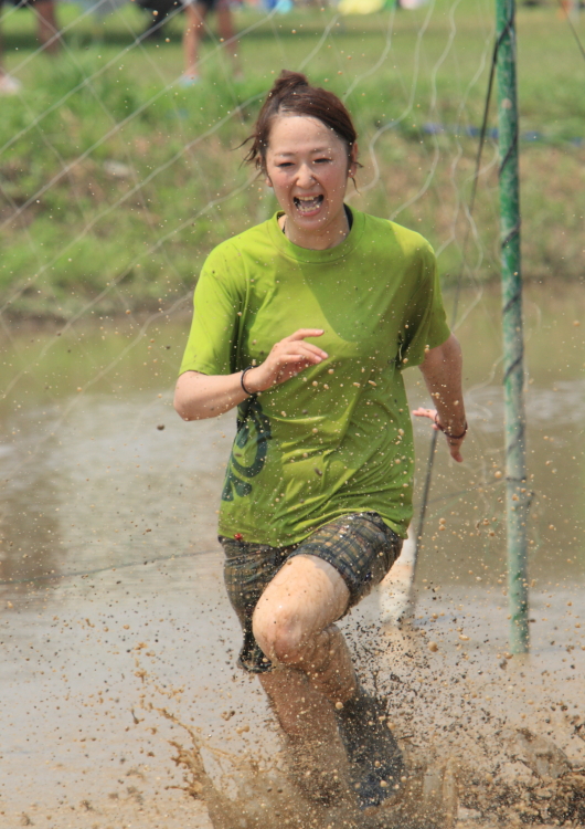 真岡どろんこバレーボール大会２０１３　＜１２＞　フラップ獲り競争（１）　　２０１３・０８・１１_e0143883_2016818.jpg