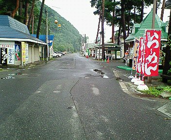 福島県猪苗代湖：「志田浜」の寂れ具合がすごかった(^^;)。_c0014187_20565857.jpg