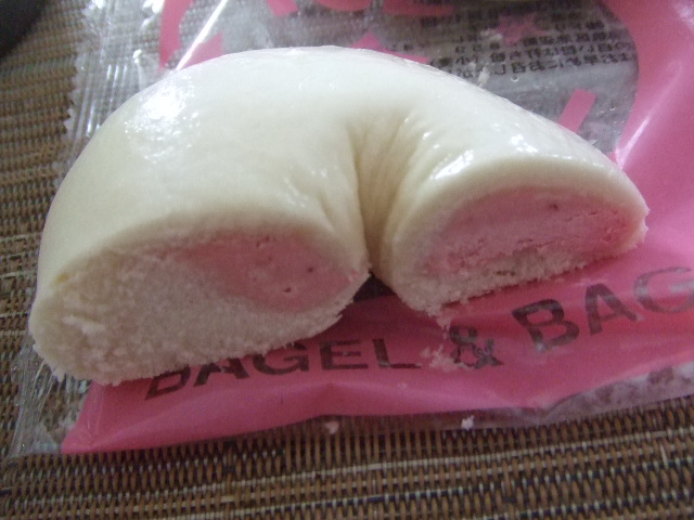 B&B アイスベーグル 苺ミルク_f0076001_156821.jpg