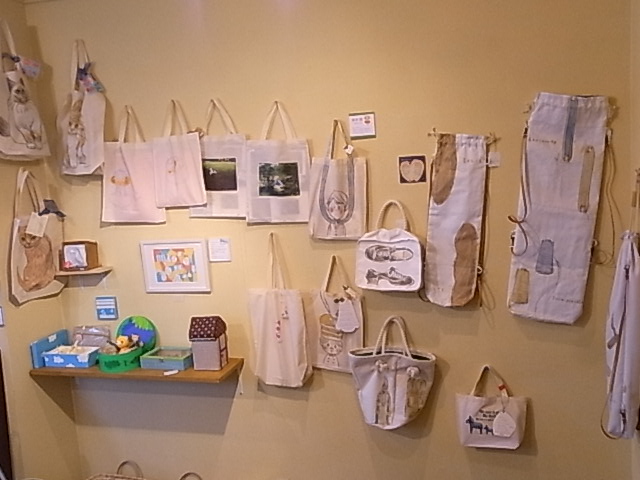 ふくろ・はこ展 あと4日!19日迄です。_d0322493_831271.jpg