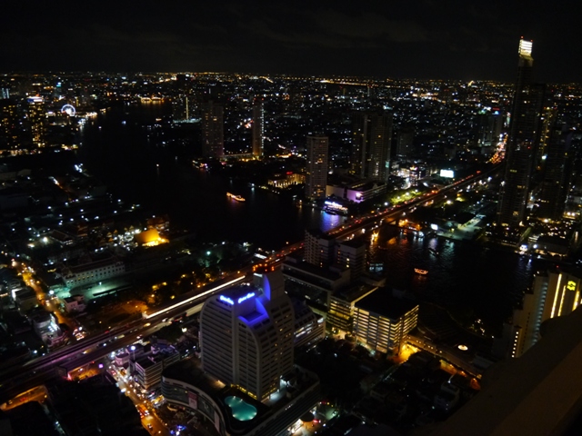 タイへ行く。⑪ ~63階からの絶景「スカイ・バー」~_f0232060_1532440.jpg