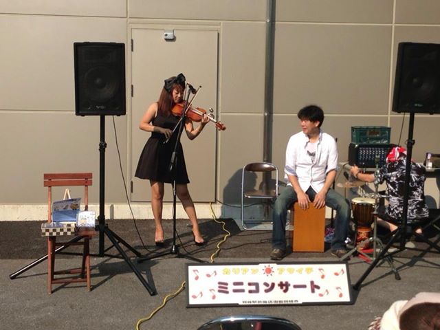 カリアン朝市 にてミニコンサート♪_f0109257_6573439.jpg