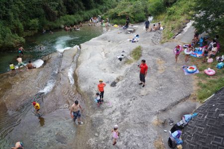 川遊び 天童市立谷川上流 ママとポコで行く やまがた散歩道