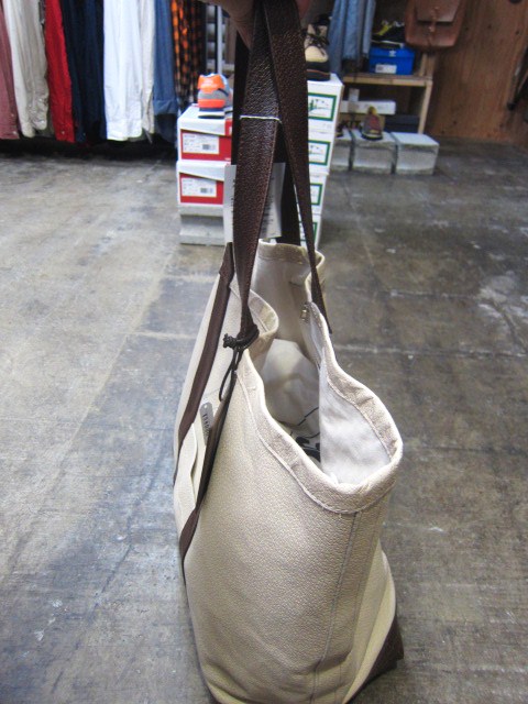 CIQUANTA Italy ・・・ 極上のLEATHER TOTE BAG 入荷です~★★☆_d0152280_2382473.jpg