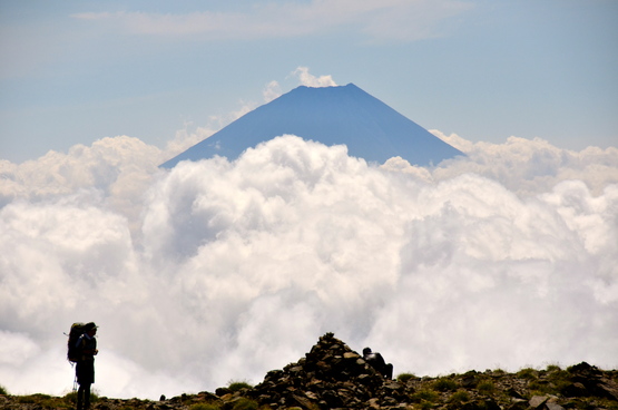 白峰三山縦走日記　２_e0111396_1124694.jpg