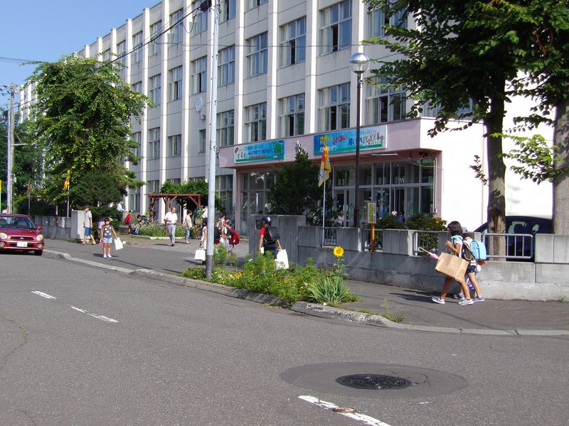 新学期開始日に初ムクゲ_c0025115_18195689.jpg