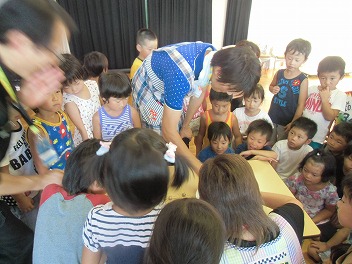 保育園でコマまわし☆第４弾_a0272042_20104714.jpg