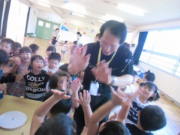 保育園でコマまわし☆第４弾_a0272042_20125123.jpg
