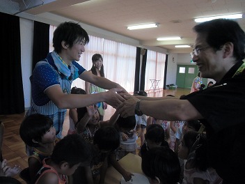 保育園でコマまわし☆第４弾_a0272042_20132840.jpg