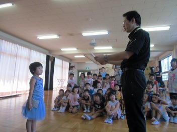保育園でコマまわし☆第４弾_a0272042_20134855.jpg