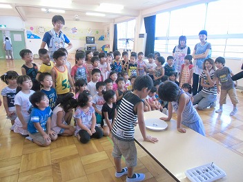 保育園でコマまわし☆第４弾_a0272042_20978.jpg