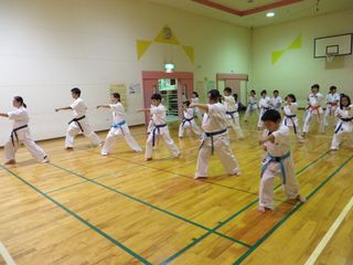 新発寒道場 今日も稽古を楽しみました!_c0118332_22523744.jpg