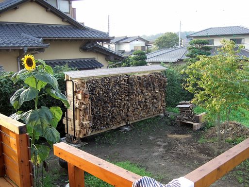 Fさんの家 薪置き場の写真を見せてもらう_a0039934_1805988.jpg