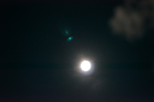 moon_b0256148_012462.jpg