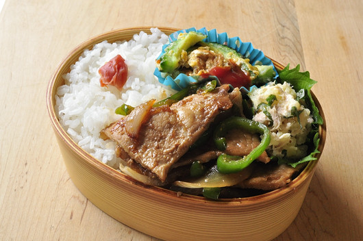 豚の生姜焼き弁当_b0171098_7591624.jpg