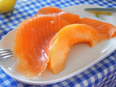 saumon melon pour l\'été - 甲州ロゼと、スモークサーモンメロン_a0231632_19572179.jpg