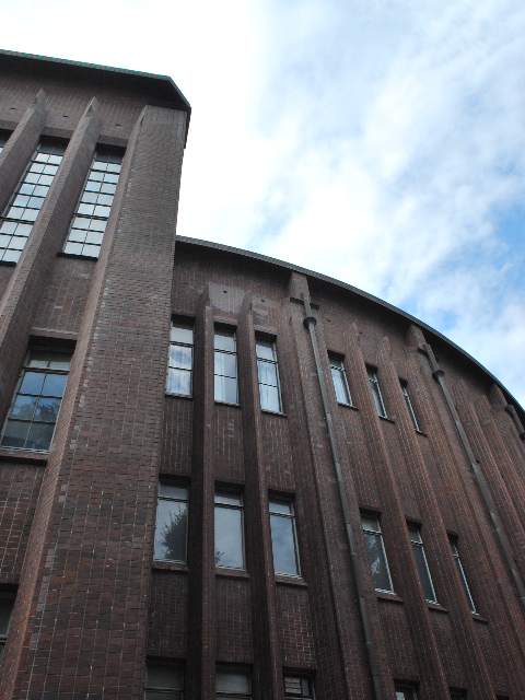 東京大学安田講堂(大正モダン建築探訪)_f0142606_1815740.jpg