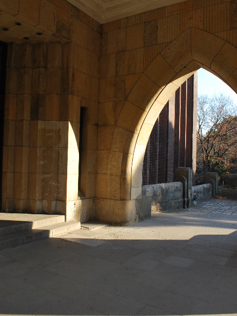 東京大学安田講堂(大正モダン建築探訪)_f0142606_1863950.jpg