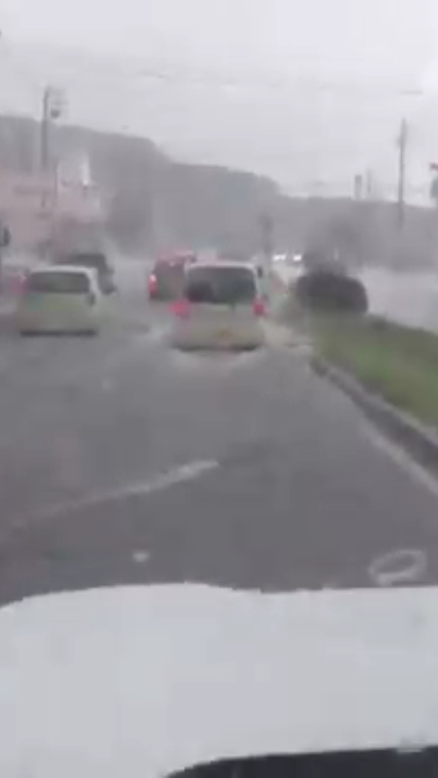 昨日の雨で冠水した羊ヶ丘通り 皆さんお気を付け下さい_b0127002_13351649.png