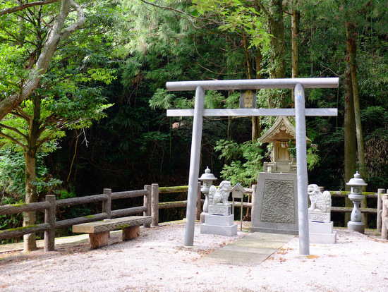 「島根・神西　那売佐神社と岩坪」_a0000029_2136888.jpg