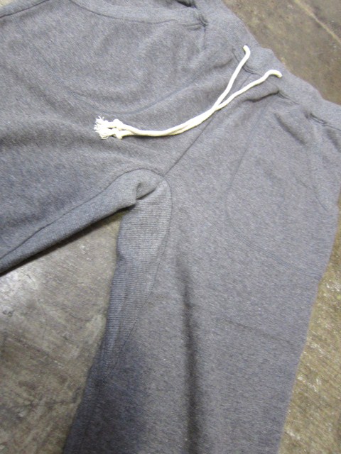 大人気のアイツが!? 素材・色・形を替えての復活です♪ Kato BASIC 8分丈SWEAT PANTS ★☆★_d0152280_15314781.jpg