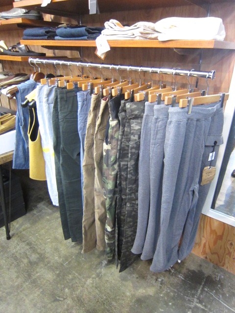 大人気のアイツが!? 素材・色・形を替えての復活です♪ Kato BASIC 8分丈SWEAT PANTS ★☆★_d0152280_15331151.jpg