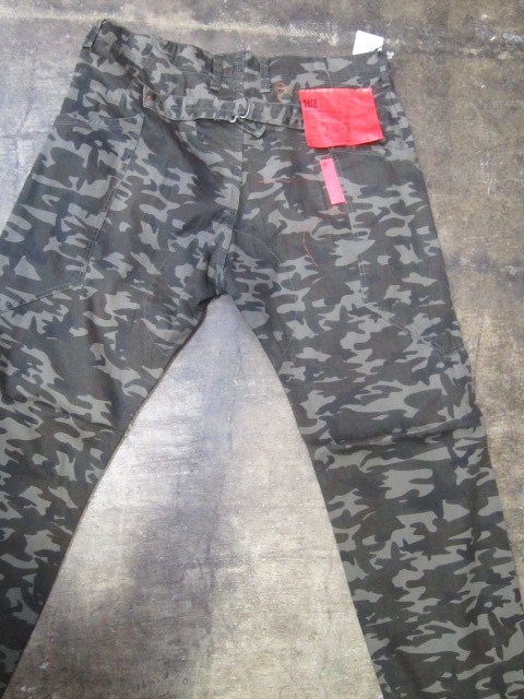 大人気のアイツが!? 素材・色・形を替えての復活です♪ Kato BASIC 8分丈SWEAT PANTS ★☆★_d0152280_15372622.jpg