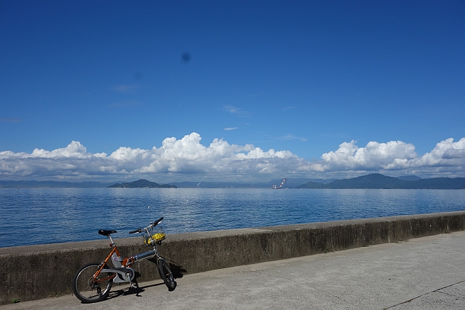 太陽、海、自転車_f0194599_1130573.jpg