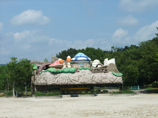 おかざき世界こども美術博物館、きのこ公園_a0211315_1735986.jpg