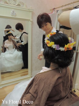 パンジーとジャスミンをいれた花冠_b0113510_14245820.jpg