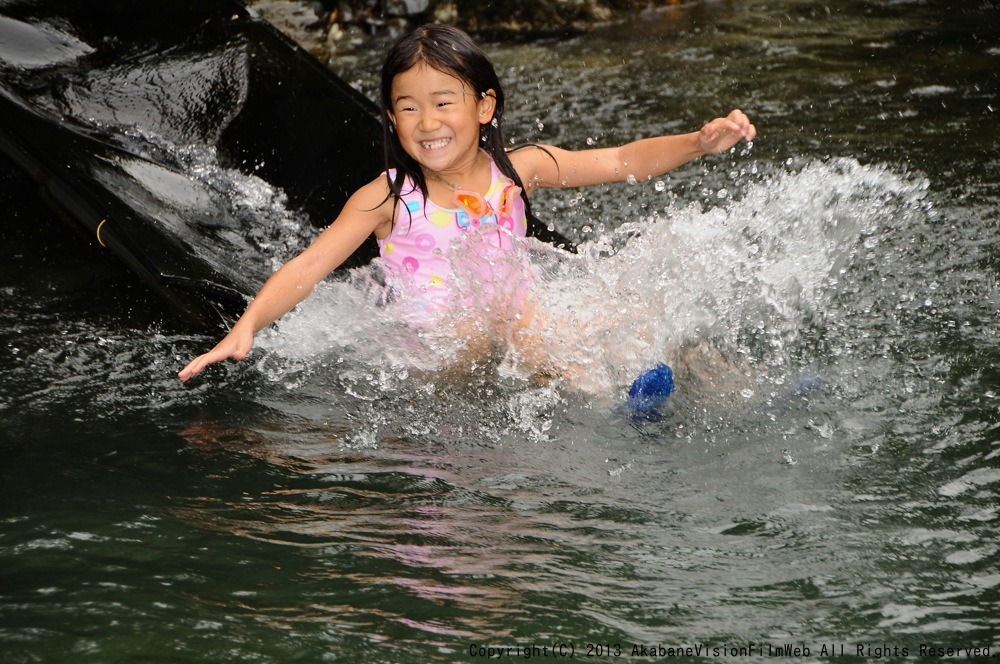CREDIT summer camp for KIDS 2013　VOL2：キャンプDay1川遊び_b0065730_0265478.jpg